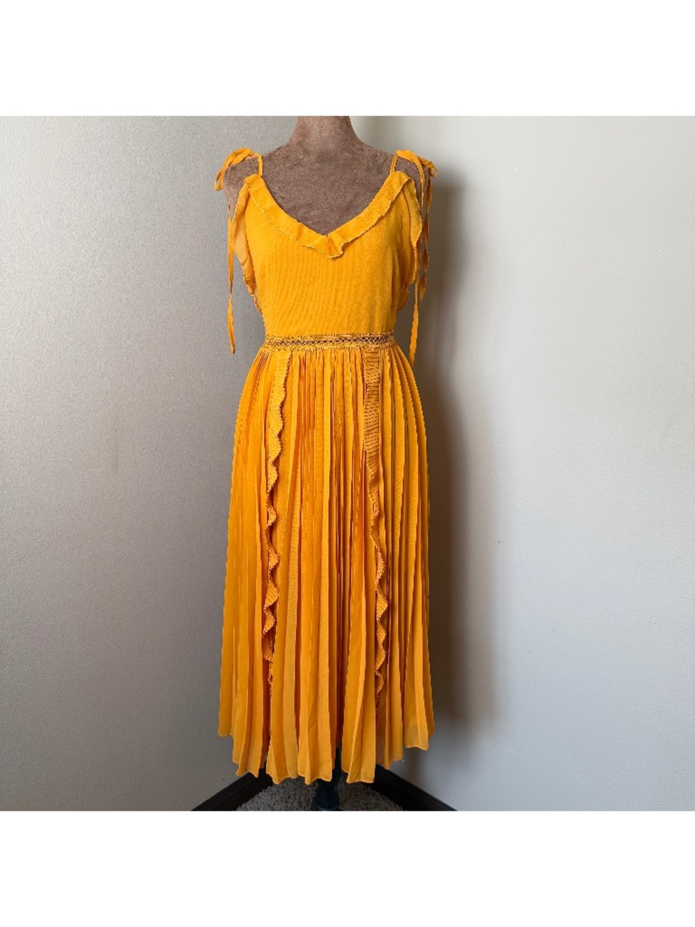Lulus Never a Dull Moment Pleated Midi Dress Womens Small Marigold Yellow Ruffle